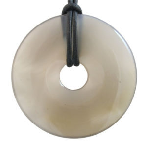 Photo d'un donut en pierre d'agate
