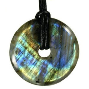 Photo d'un donut en pierre de labradorite