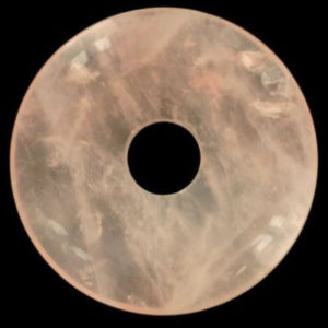 Photo d'un donut en pierre de quartz rose