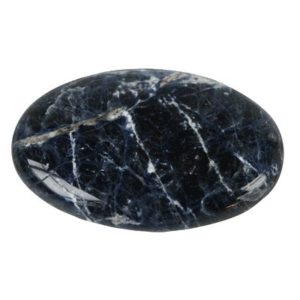Photo d'un galet en pierre de sodalite