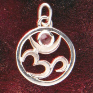 pendentif om grenat