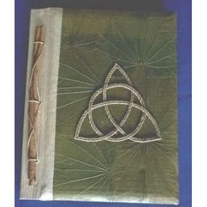 grimoire triquetra vert