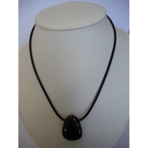 Pendentif perforé en shungite