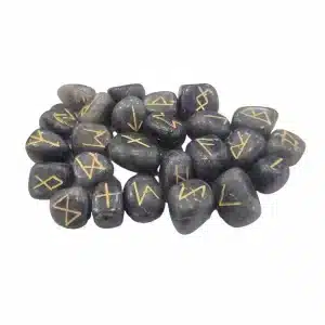 Image d'un jeu de runes en iolite