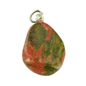 Photo d'un pendentif en pierre d'épidote (unakite)