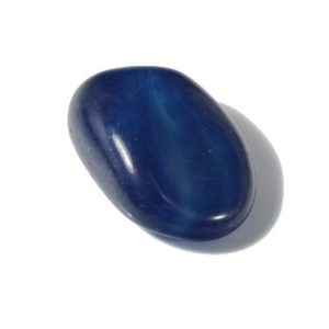 Photo d'une pierre roulée en agate bleue