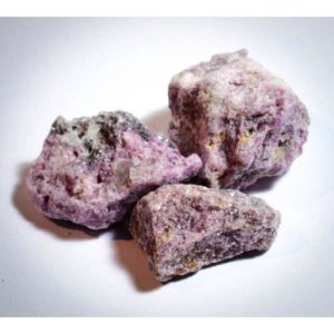 pierre brute lépidolite
